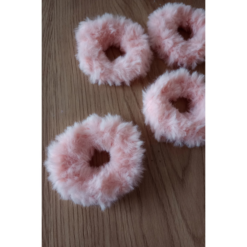 Miramara Designs - Tina scrunchie peach
